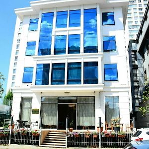 Discovery Hotel